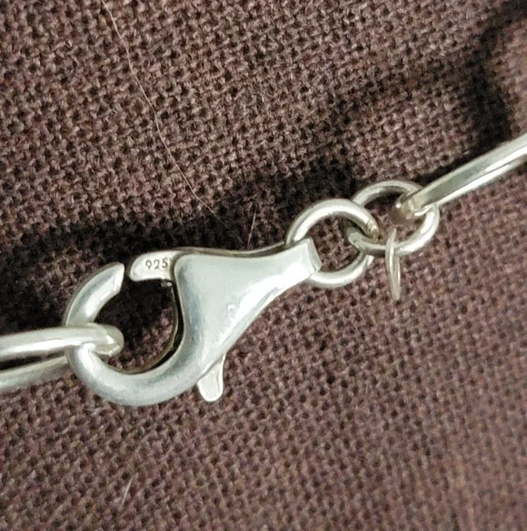 Silpada 925 Silver Hammered Teardrop Pendant Necklace - Picture 3 of 4